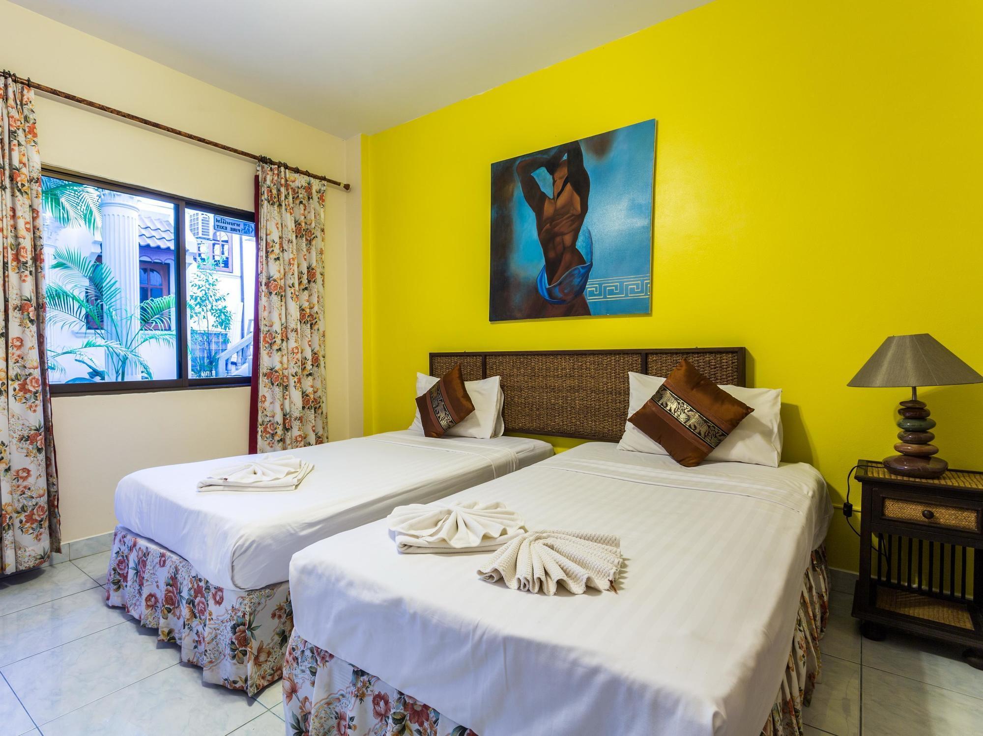 Eriksson Guesthouse Patong Esterno foto