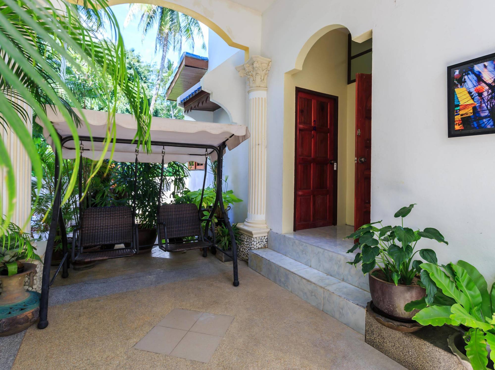 Eriksson Guesthouse Patong Esterno foto