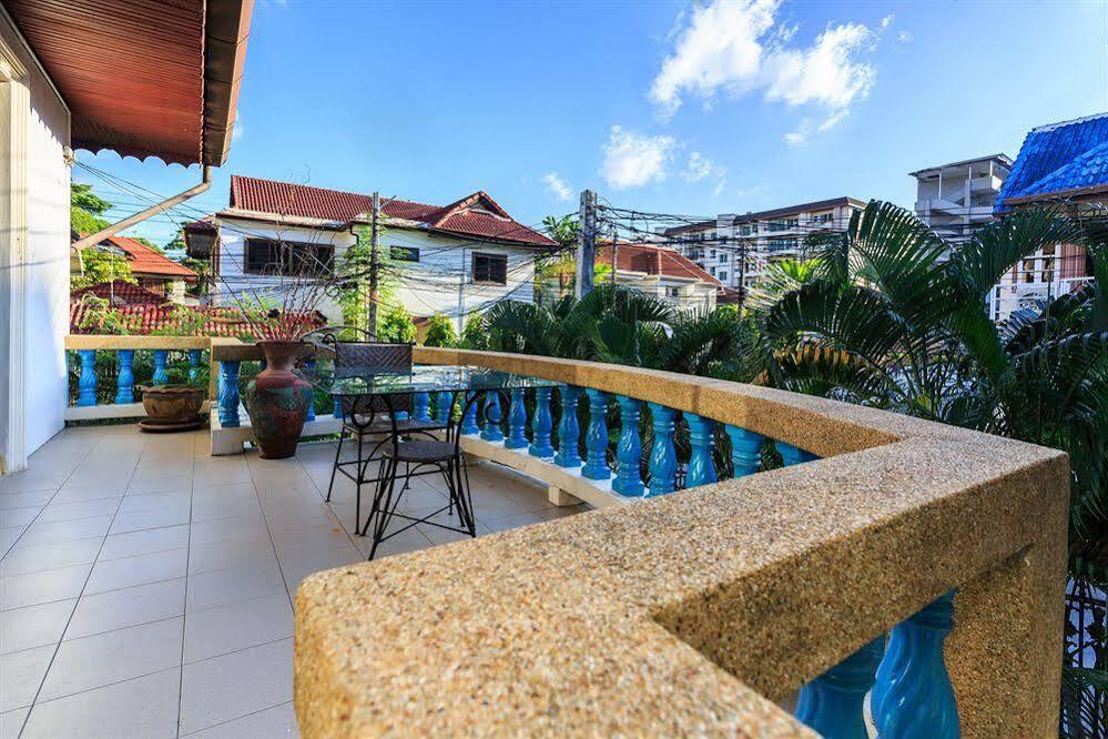 Eriksson Guesthouse Patong Esterno foto